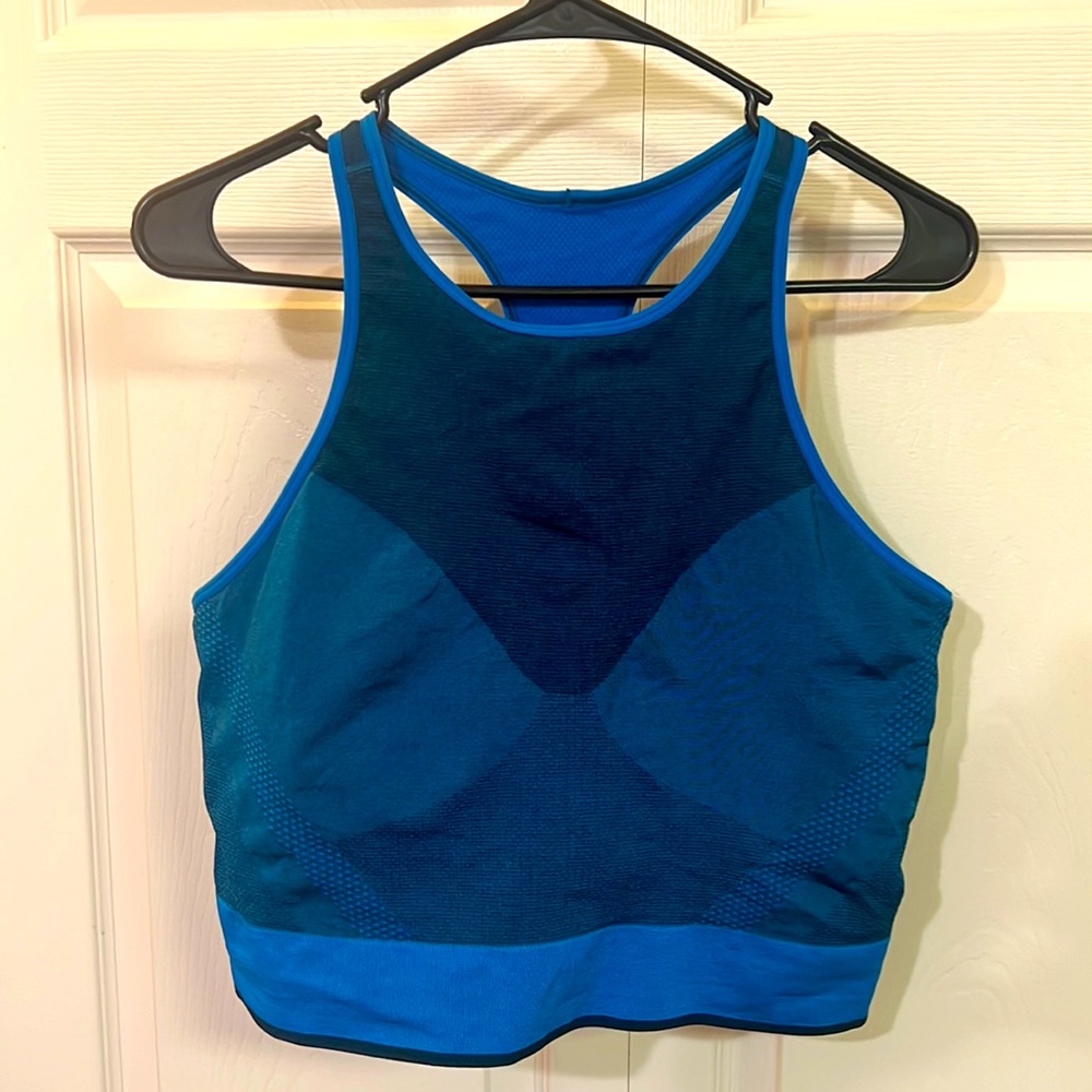 1X Lululemon sports tank/bra